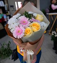 Букет цветов из:  Герберы, Розы и Хризантемы в Поселок Пансионата Полушкино