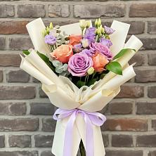 Букет цветов из:  Лизиантусы и Розы в Поселок Пансионата Полушкино